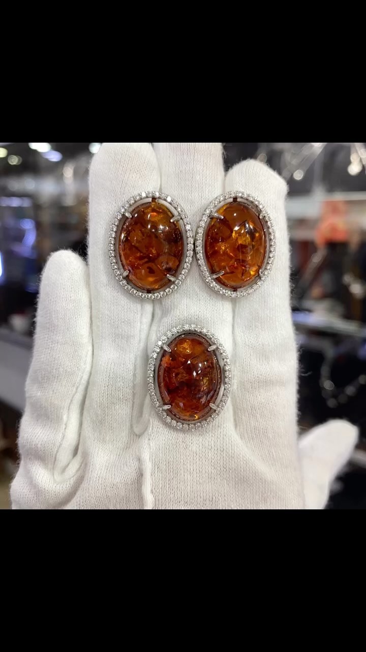 Видеообзор украшений — 2 товаров