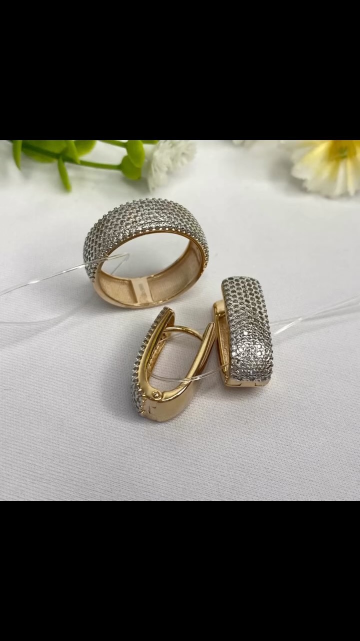 Видеообзор украшений — 2 товаров