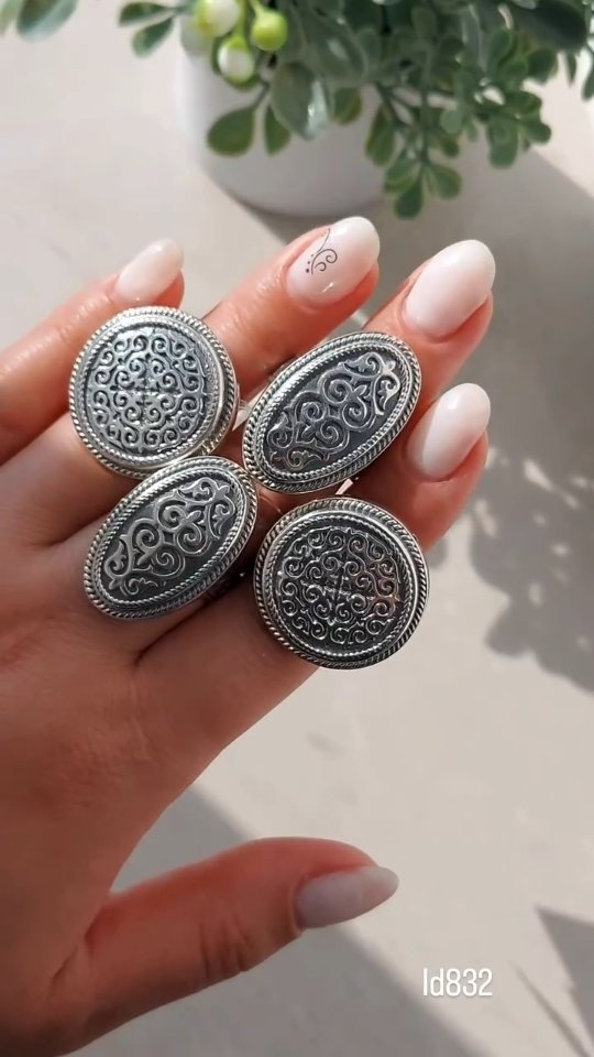 Видеообзор украшений — 2 товаров