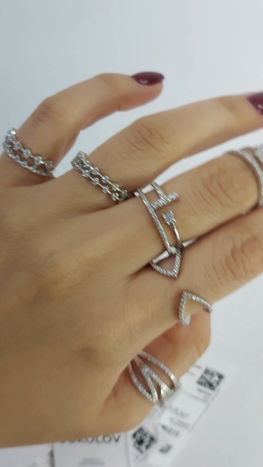 Видеообзор украшений — 3 товаров