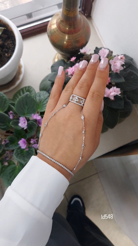 Серебряная цепочка на руку с кольцом и бусинами 925 пробы