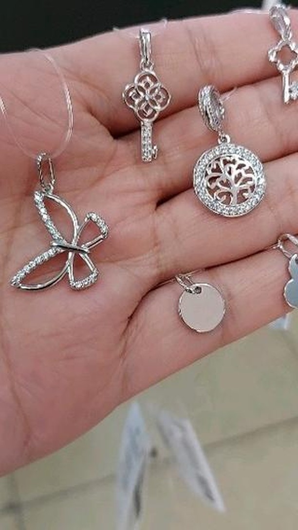 Видеообзор украшений — 2 товаров