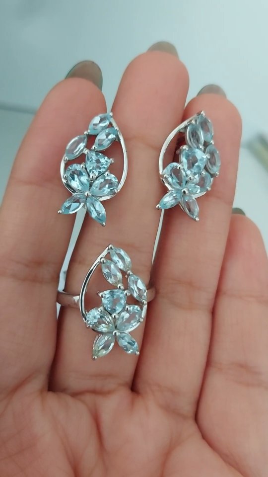 Видеообзор украшений — 2 товаров