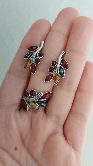 Видеообзор украшений — 2 товаров