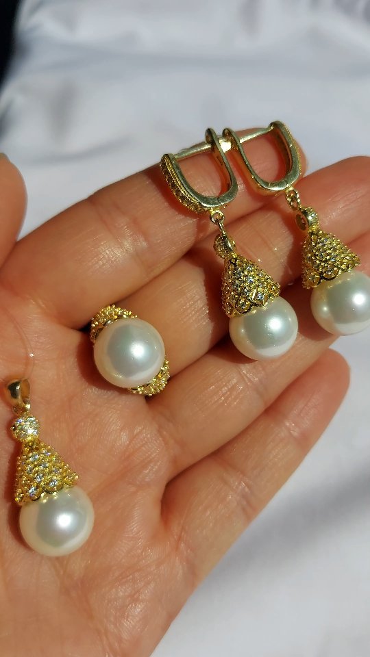 Видеообзор украшений — 3 товаров