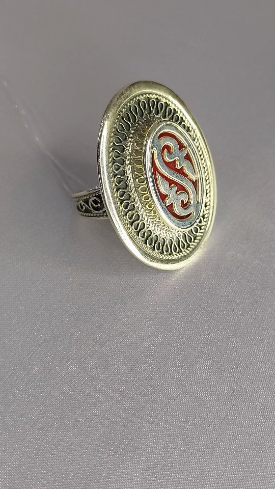 Серебряное кольцо 925 пробы с красной эмалью в национальном стиле