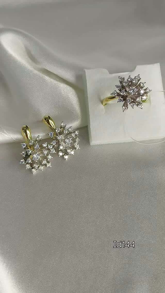 Серебряные серьги 925 пробы с фианитами и позолотой