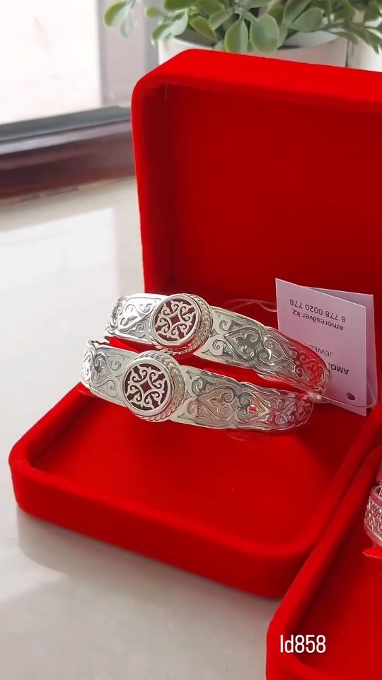 Видеообзор украшений — 4 товаров