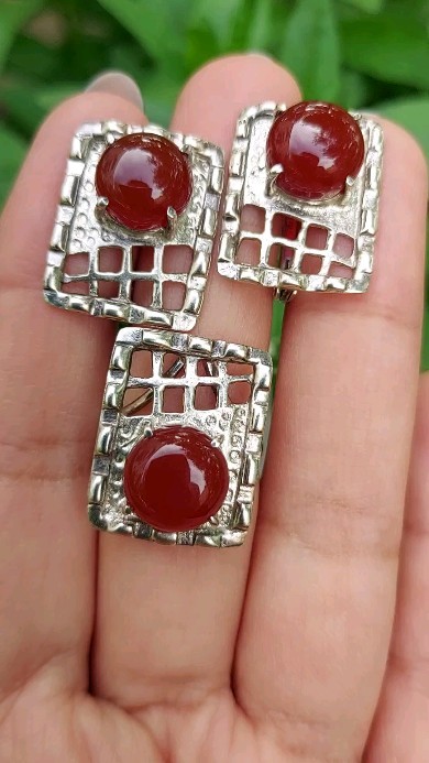 Видеообзор украшений — 3 товаров