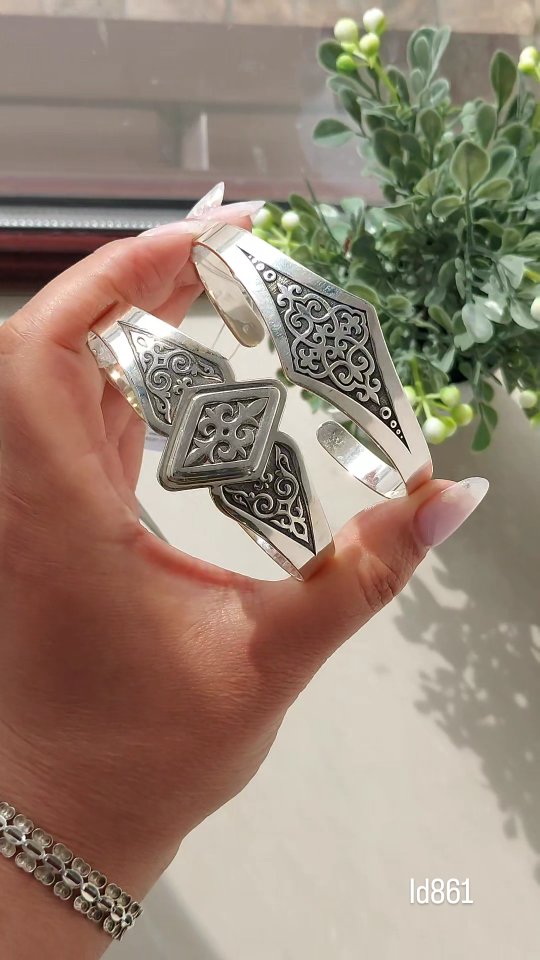 Видеообзор украшений — 4 товаров