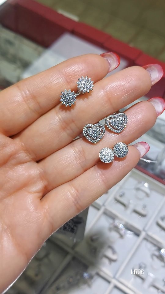 Видеообзор украшений — 3 товаров