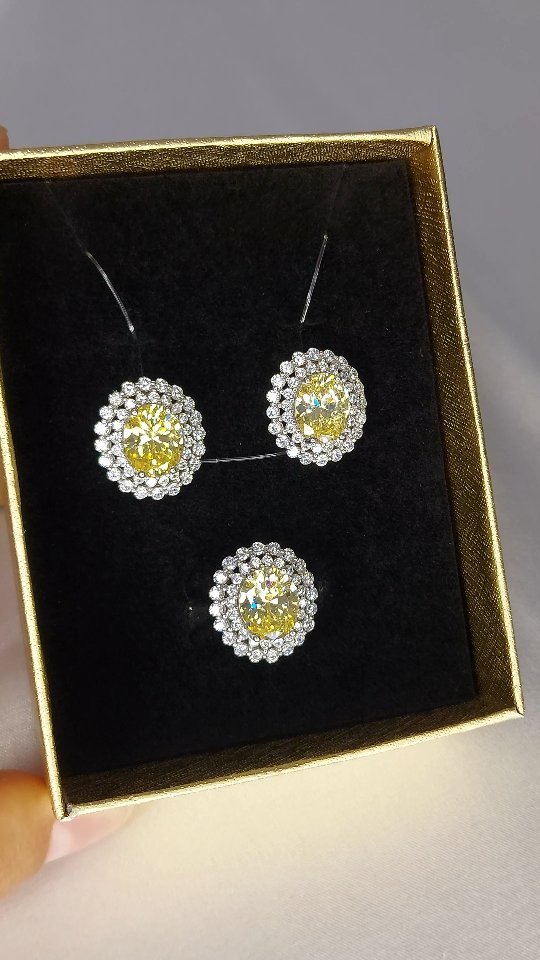 Видеообзор украшений — 2 товаров