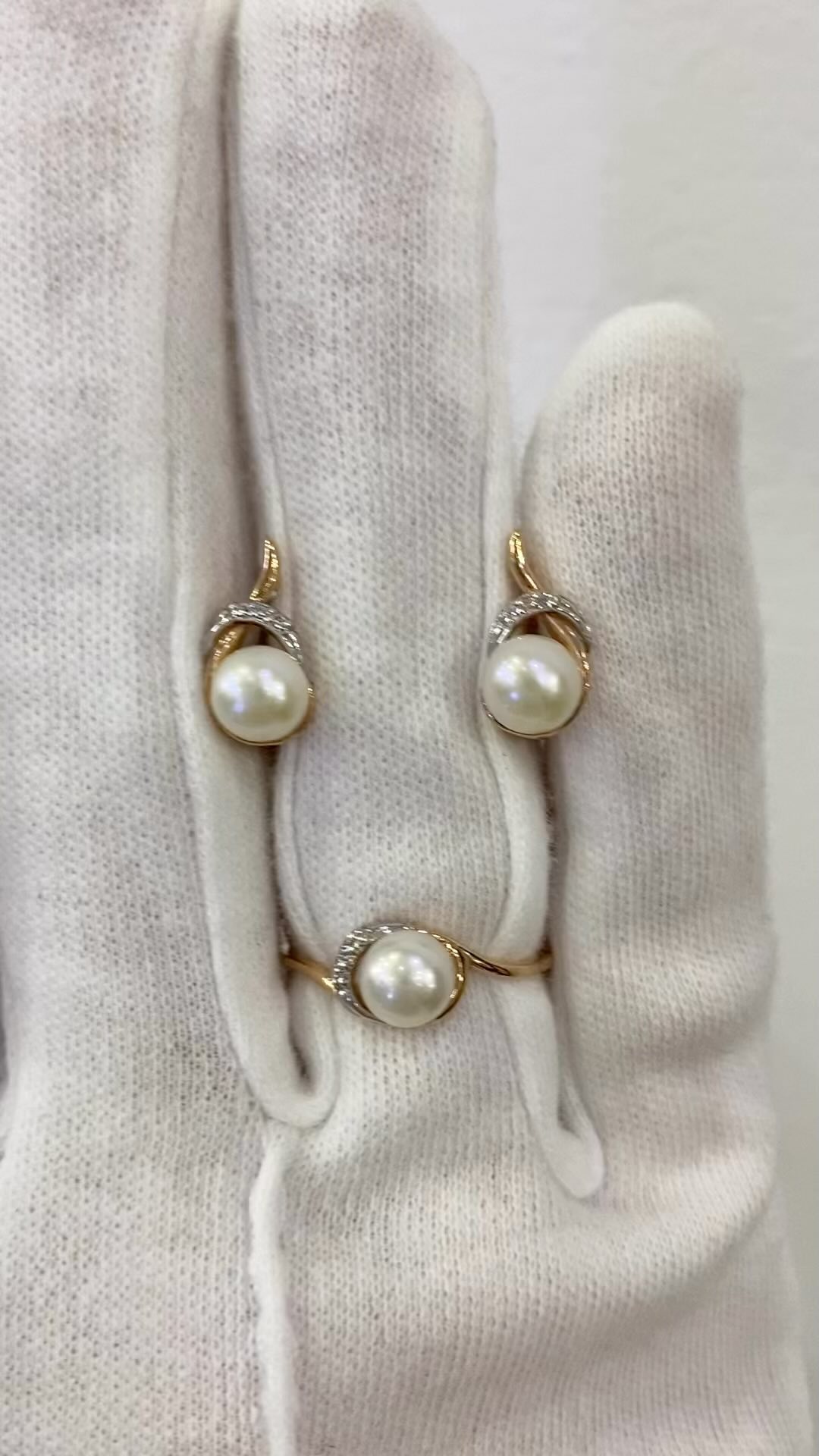 Видеообзор украшений — 2 товаров