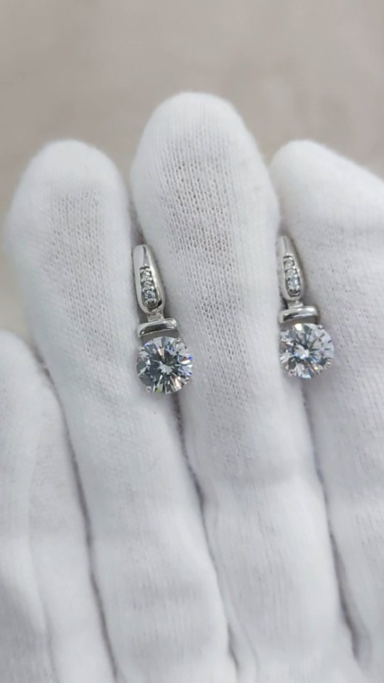 Серьги из серебра с фианитами