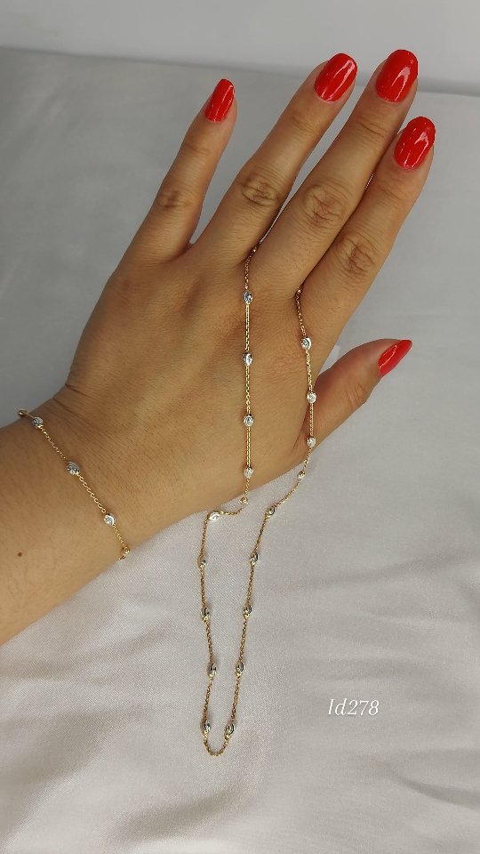 Колье из серебра — кадр из рилса 2