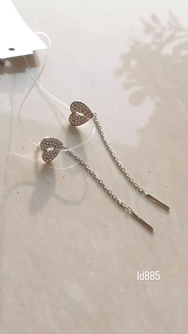 2177 Серьги с фианитом родированные серебро 925* (Фианит) — кадр из рилса