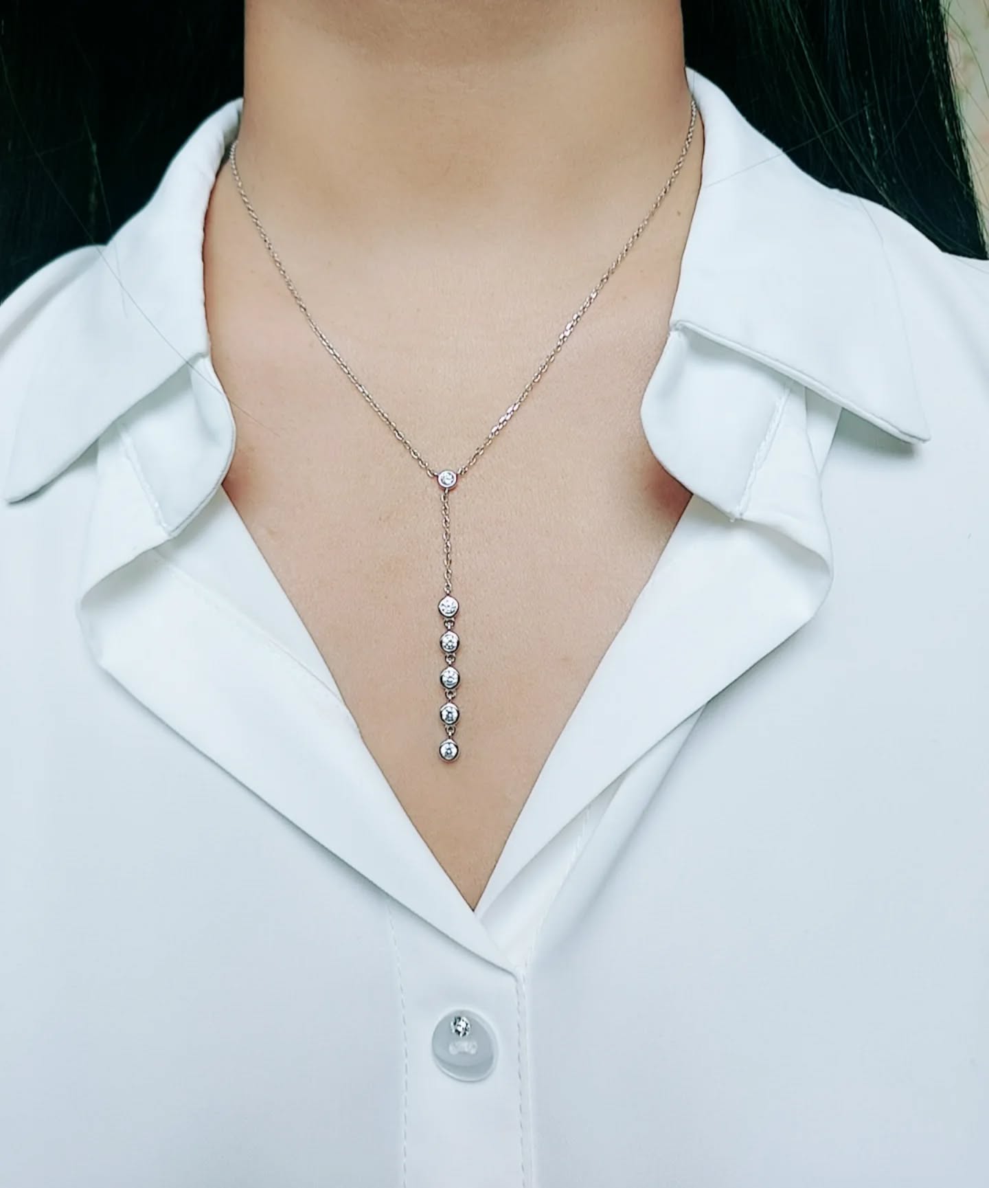 Серебряное колье-галстук с прозрачными фианитами 925 пробы