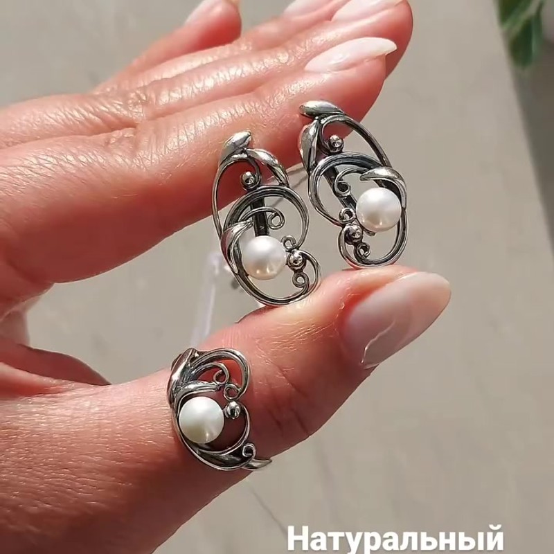 Видео: Серебряное кольцо с натуральным жемчугом и оксидированием