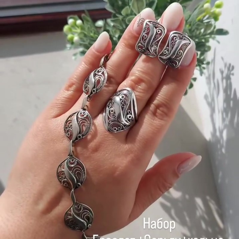 Серебряные серьги с ажурным узором и оксидированием 925 пробы - Instagram Reel 