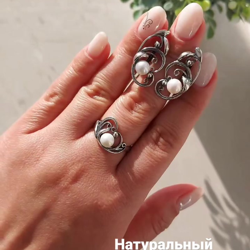 Видео: Серебряные серьги с натуральным жемчугом и оксидированием