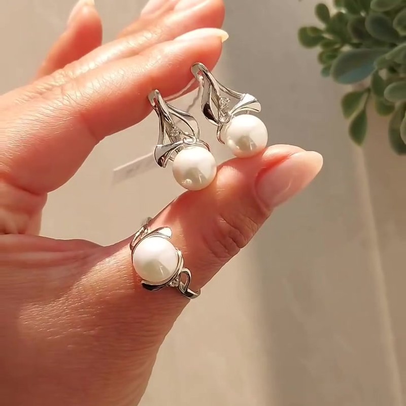 Серебряные серьги с жемчугом и фианитами с родиевым покрытием - Instagram Reel 