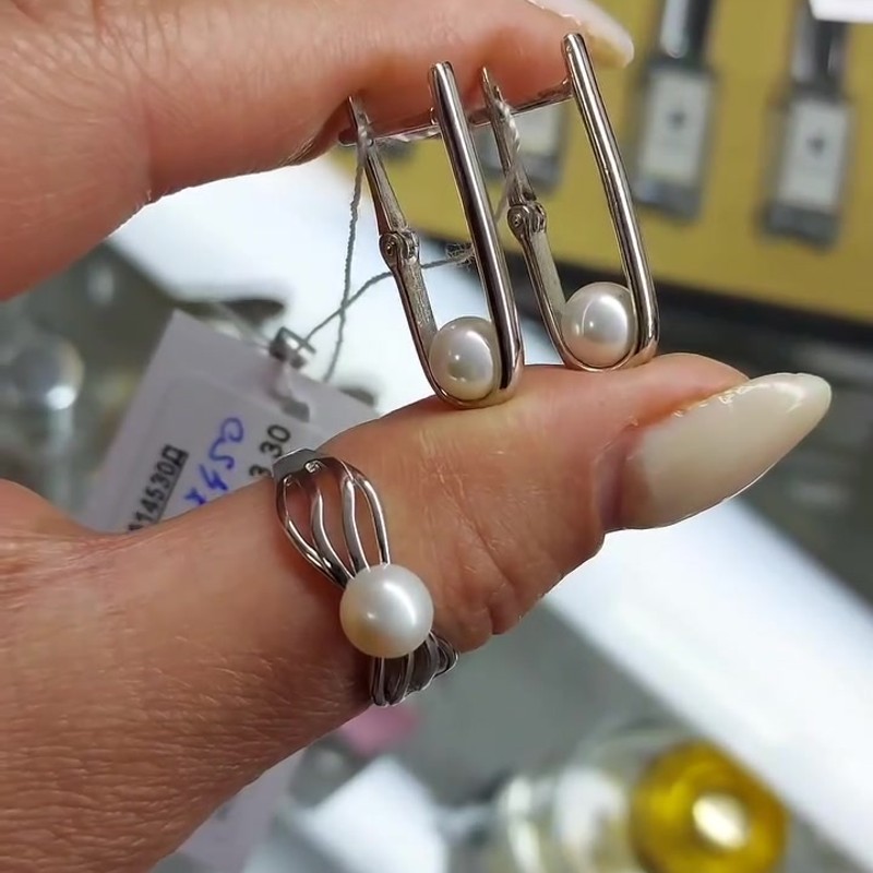 Видео: Серебряные серьги с жемчугом и родиевым покрытием