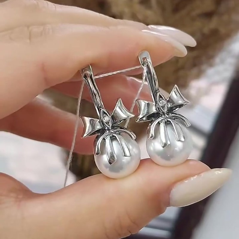 Серебряные серьги 925 пробы с имитацией жемчуга и фианитами