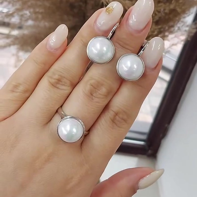 Серебряные серьги 925 пробы с крупной имитацией жемчуга