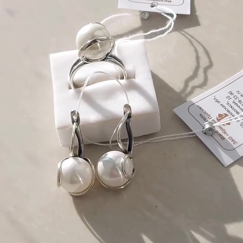 Серебряные висячие серьги 925 пробы с крупной имитацией жемчуга