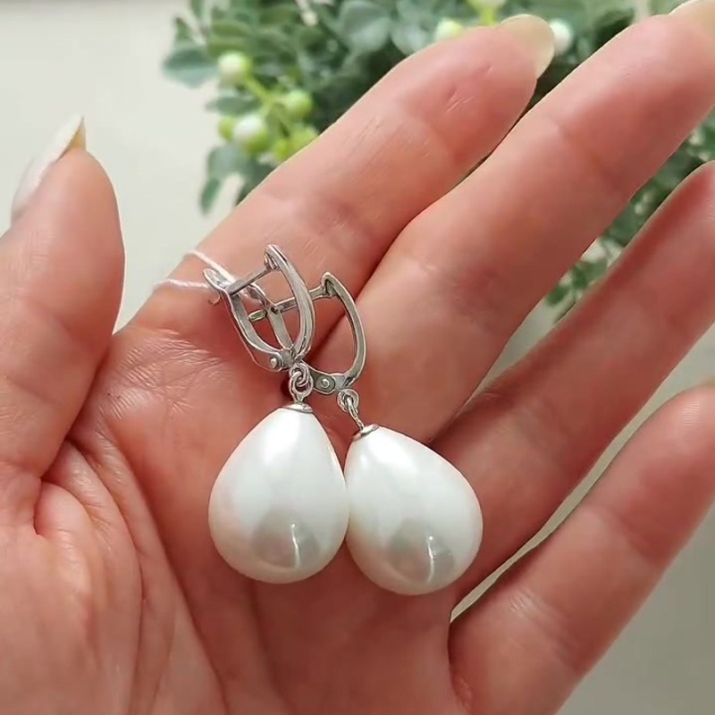 Серебряные висячие серьги 925 пробы с крупной имитацией жемчуга