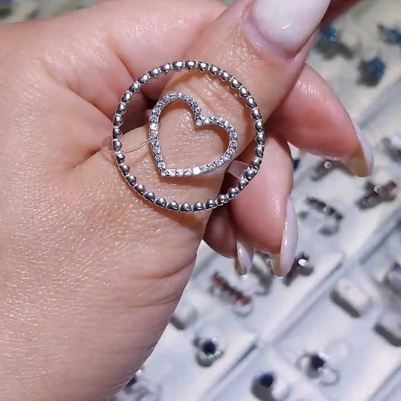 Серебряное кольцо 925 пробы с сердцем и фианитами