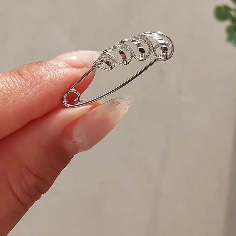 Булавка — кадр из рилса