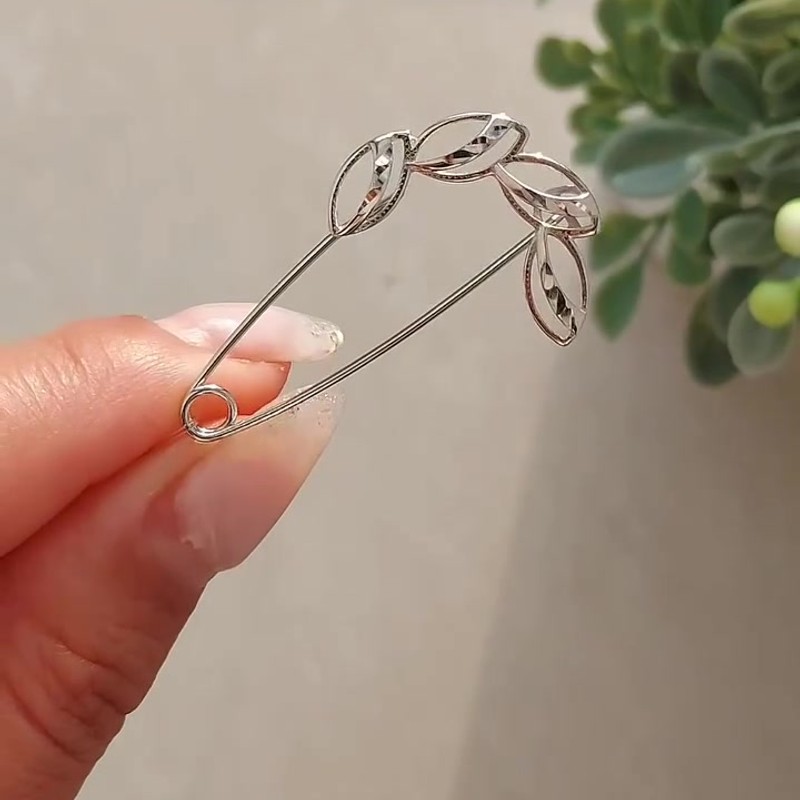 Булавка — кадр из рилса