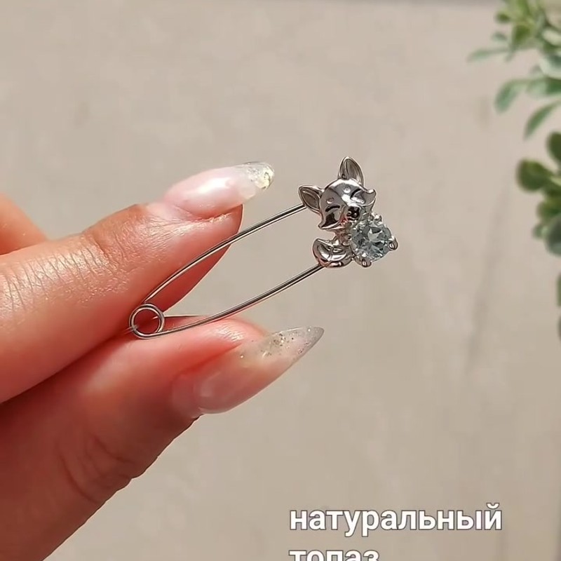 Булавка — кадр из рилса