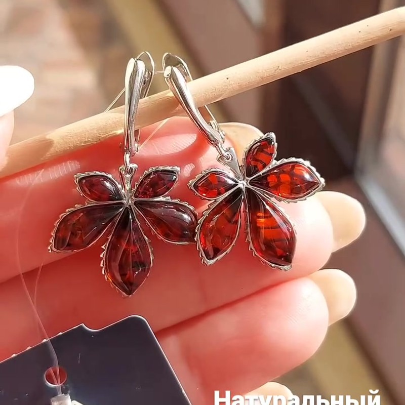 Серебряные висячие серьги 925 пробы с натуральным янтарём Листья