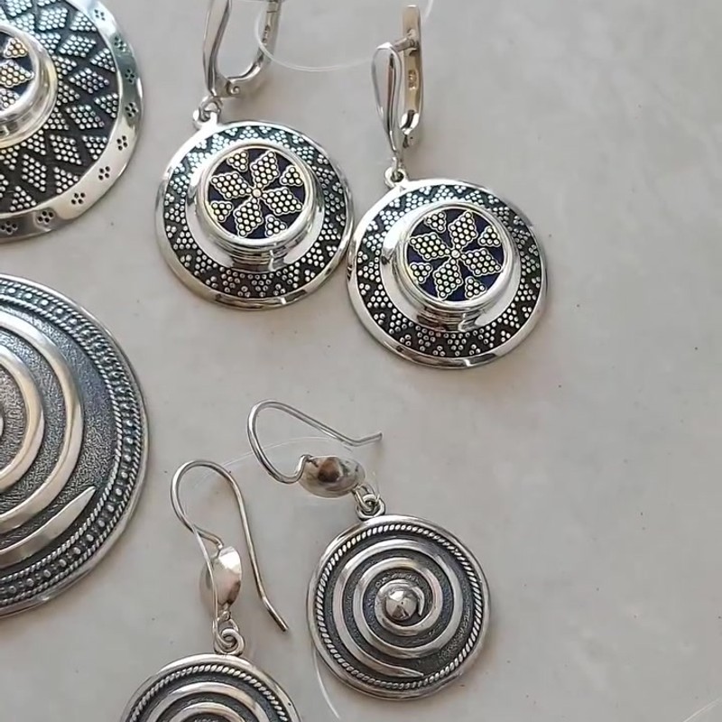 Серебряные серьги 925 пробы с национальным орнаментом и оксидированием