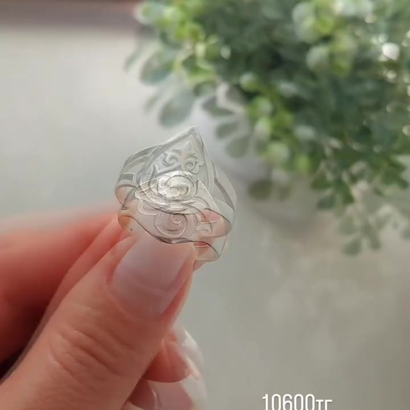 Серебряное кольцо 925 пробы в национальном стиле без вставок