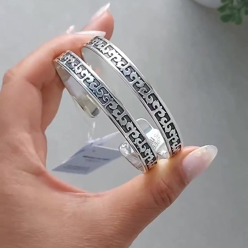 Серебряный жесткий браслет блезик 925 пробы с национальным орнаментом