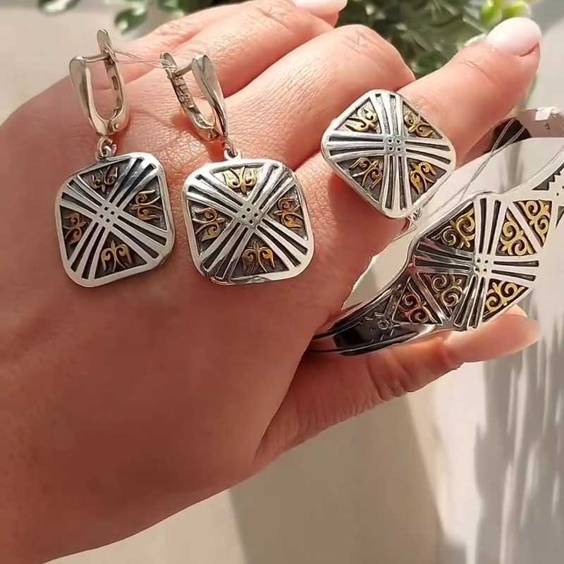 Серебряные серьги 925 пробы с позолотой в национальном стиле Шанырак