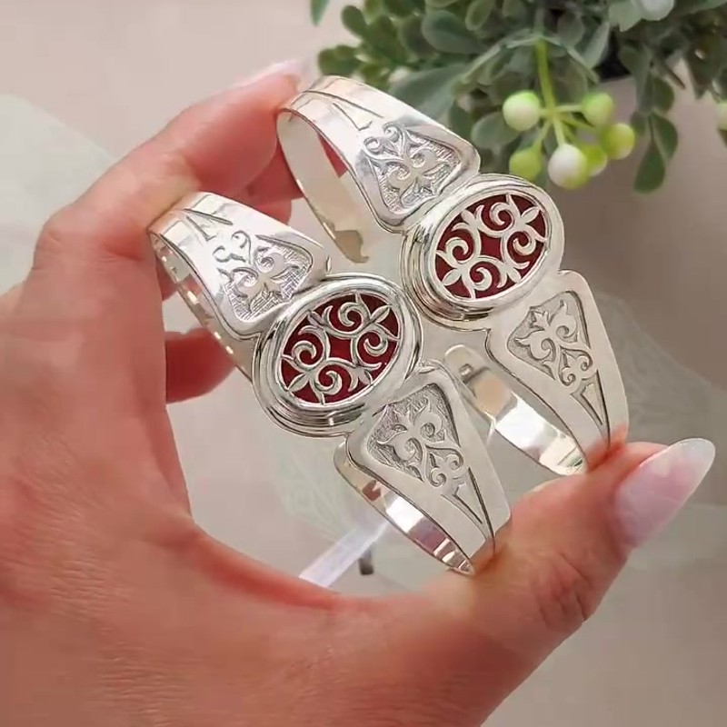 Серебряный браслет блезик 925 пробы с красной эмалью