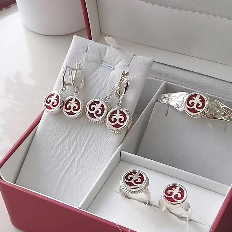 Серебряный браслет-блезик 925 пробы с красной эмалью